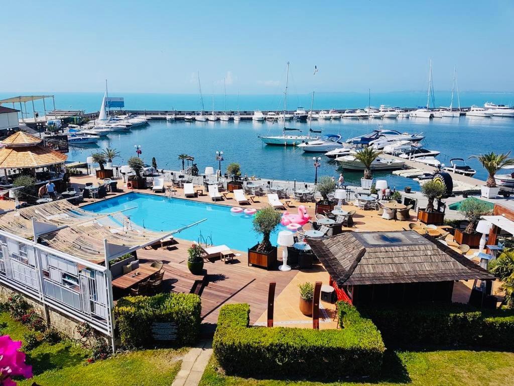 Dolce Vita Sea View Apartment Свети-Влас Экстерьер фото